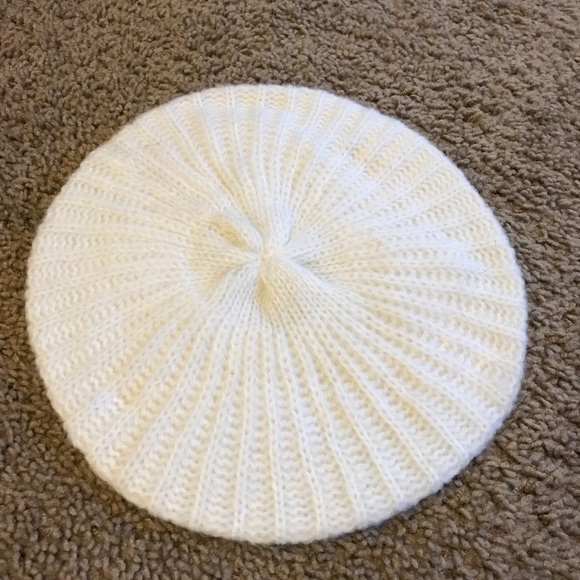 Accessories - Knit beret - never been worn!